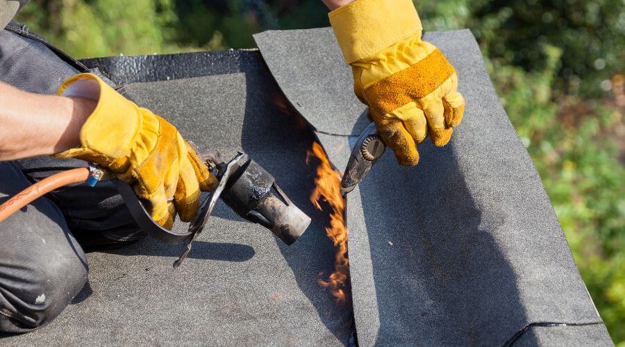 Professional gutter cleaning in Colora, MD